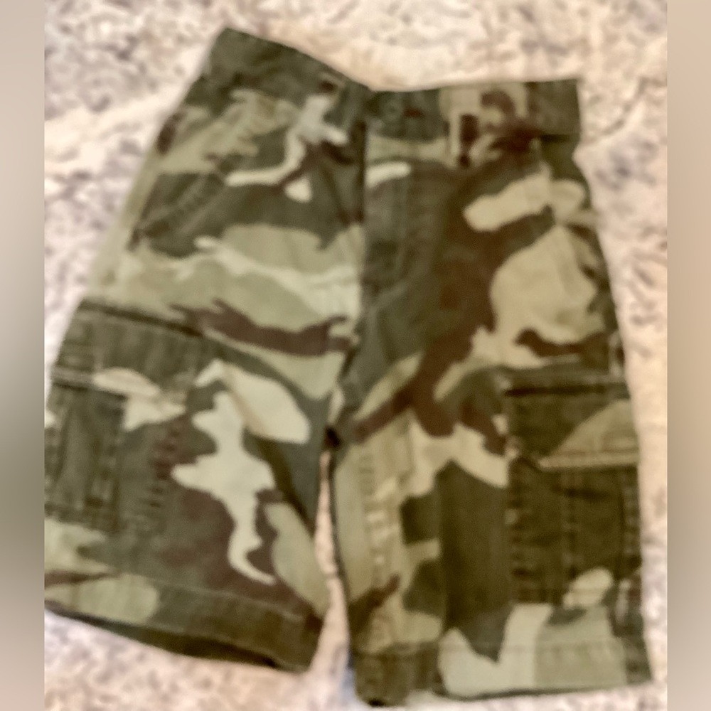 🌸Boys Old Navy Camo Cargo Style Shorts Sz 7